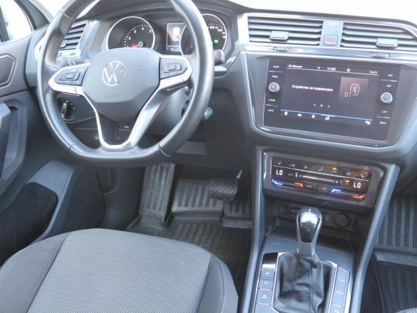 Volkswagen Tiguan II Рестайлинг с пробегом 2021 года, цена 2 660 000 рублей, 82818 км, внедорожник, Автокод Объявления