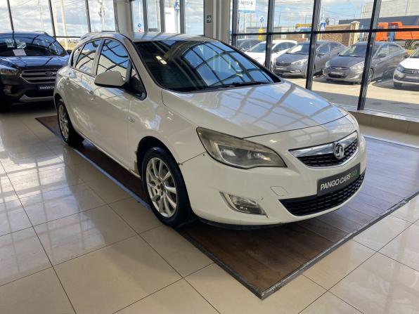 Opel Astra J с пробегом 2012 года, цена 529 000 рублей, 235389 км, хэтчбек, Автокод Объявления