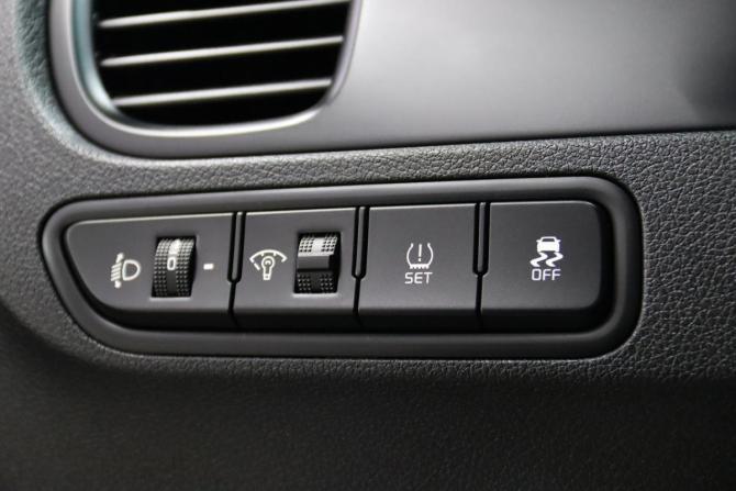 Kia Rio IV с пробегом 2018 года, цена 1 645 170 рублей, 71324 км, хэтчбек, Автокод Объявления