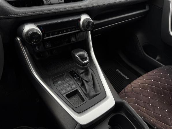 Toyota RAV4 V (XA50) с пробегом 2021 года, цена 3 180 000 рублей, 81991 км, внедорожник, Автокод Объявления