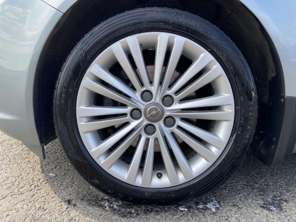 Opel Insignia I с пробегом 2012 года, цена 648 000 рублей, 242631 км, лифтбек, Автокод Объявления