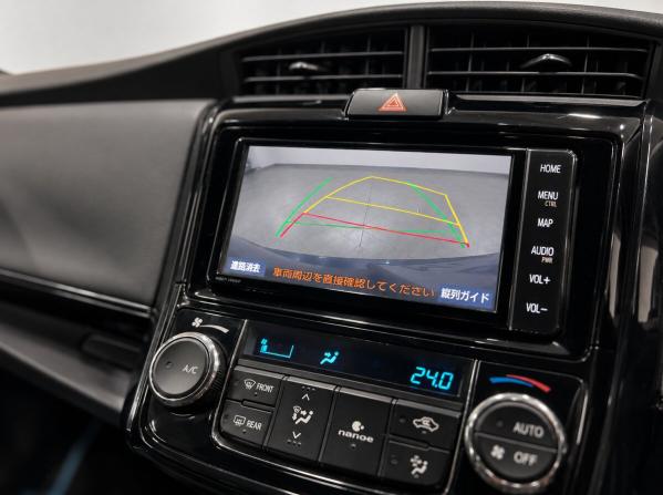 Toyota Corolla XI (E160 E170) Рестайлинг 2 с пробегом 2018 года, цена 1 499 000 рублей, 60500 км, универсал, Автокод Объявления