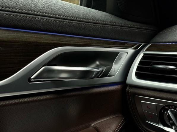 BMW 7 серии VI (G11/G12) с пробегом 2016 года, цена 2 919 000 рублей, 233000 км, седан, Автокод Объявления