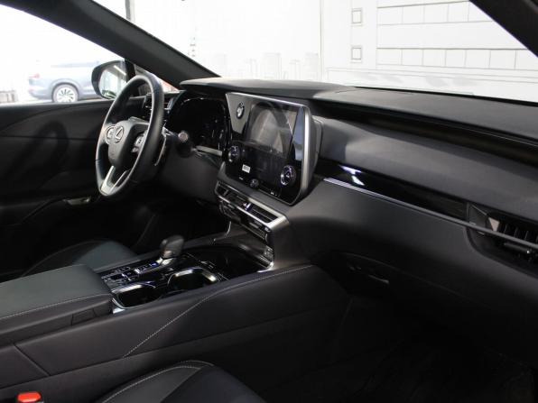 Lexus RX V с пробегом 2025 года, цена 7 850 000 рублей, 5131 км, внедорожник, Автокод Объявления