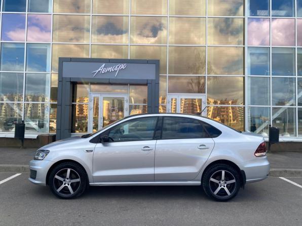 Volkswagen Polo V Рестайлинг с пробегом 2018 года, цена 1 299 000 рублей, 102340 км, седан, Автокод Объявления