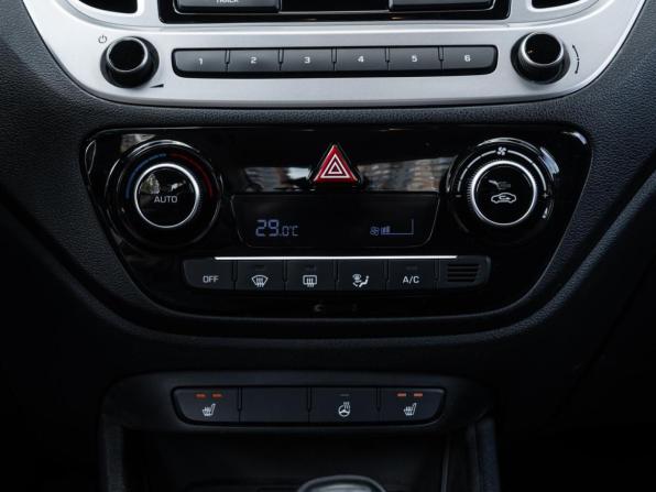 Hyundai Solaris II с пробегом 2019 года, цена 1 176 000 рублей, 87739 км, седан, Автокод Объявления