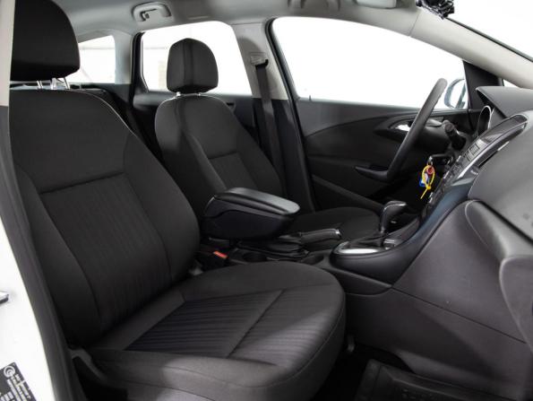 Opel Astra J Рестайлинг с пробегом 2012 года, цена 999 000 рублей, 80000 км, универсал, Автокод Объявления