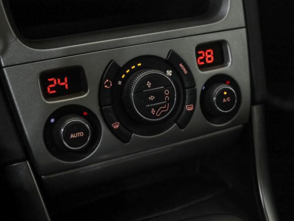 Peugeot 308 I Рестайлинг с пробегом 2011 года, цена 299 000 рублей, 213559 км, хэтчбек, Автокод Объявления