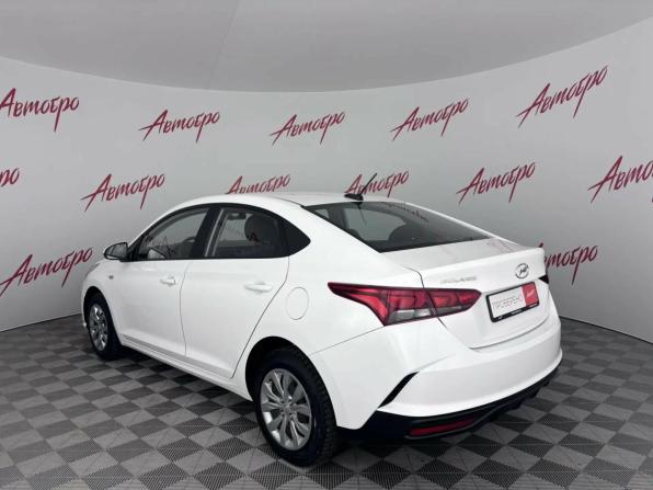 Hyundai Solaris II Рестайлинг с пробегом 2022 года, цена 1 369 000 рублей, 128093 км, седан, Автокод Объявления
