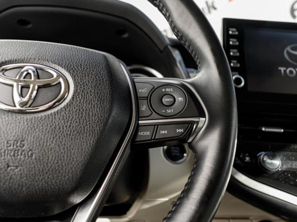 Toyota Camry VIII (XV70) Рестайлинг с пробегом 2022 года, цена 3 950 000 рублей, 42700 км, седан, Автокод Объявления