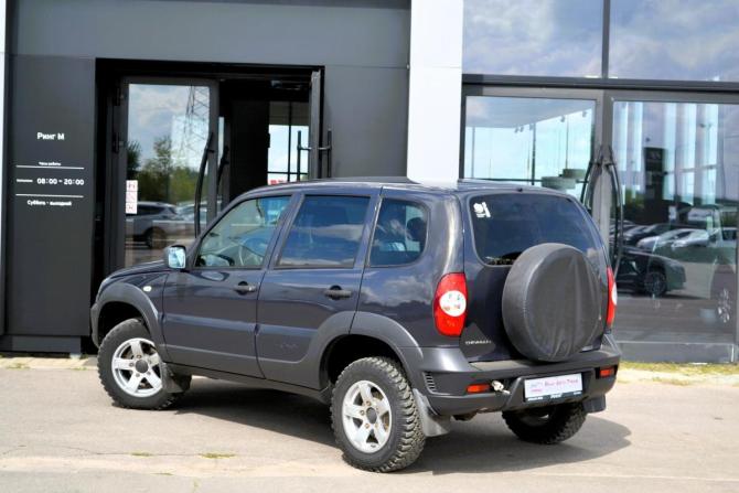 Chevrolet Niva I Рестайлинг с пробегом 2018 года, цена 750 000 рублей, 68500 км, внедорожник, Автокод Объявления