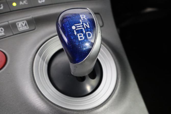 Toyota Prius III Рестайлинг (XW30) с пробегом 2012 года, цена 899 000 рублей, 256000 км, лифтбек, Автокод Объявления