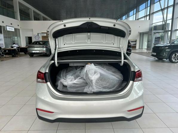 Hyundai Solaris II с пробегом 2018 года, цена 1 295 000 рублей, 80432 км, седан, Автокод Объявления
