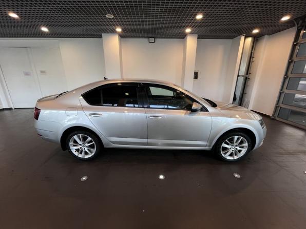 Skoda Octavia III (A7) Рестайлинг с пробегом 2017 года, цена 1 770 000 рублей, 189419 км, лифтбек, Автокод Объявления