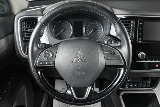 Mitsubishi Outlander III Рестайлинг 3 с пробегом 2020 года, цена 2 359 000 рублей, 158413 км, внедорожник, Автокод Объявления