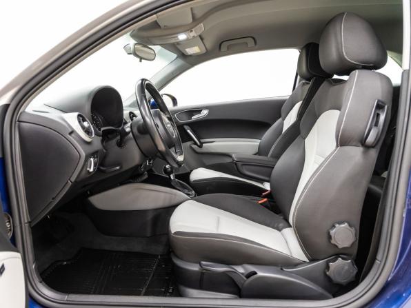 Audi A1 I (8X) с пробегом 2011 года, цена 998 000 рублей, 120104 км, хэтчбек, Автокод Объявления