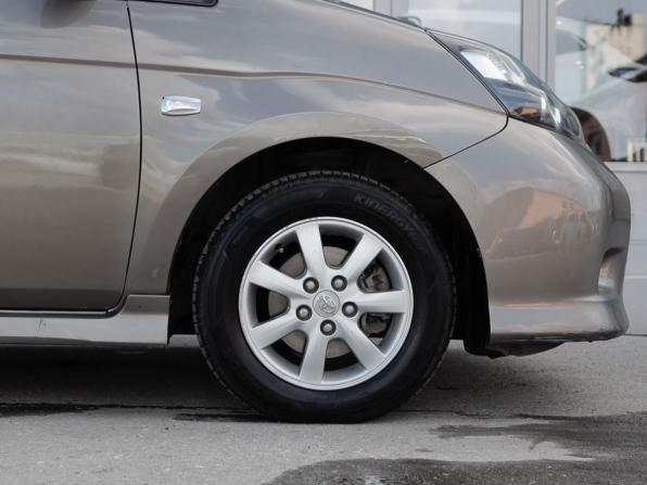 Toyota ISis I Рестайлинг с пробегом 2010 года, цена 1 150 000 рублей, 181213 км, компактвэн, Автокод Объявления