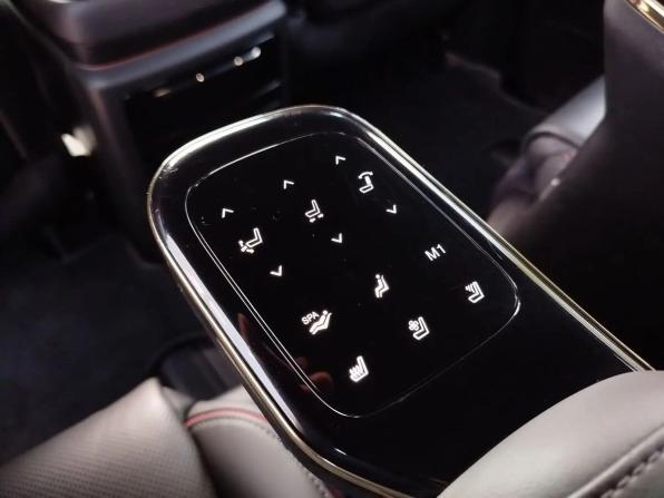 GAC M8 с пробегом 2023 года, цена 3 920 000 рублей, 51787 км, минивэн, Автокод Объявления