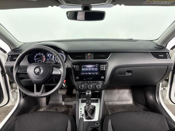 Skoda Octavia III (A7) Рестайлинг с пробегом 2019 года, цена 1 990 000 рублей, 72326 км, лифтбек, Автокод Объявления