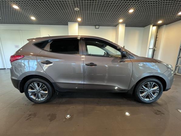 Hyundai ix35 I Рестайлинг с пробегом 2015 года, цена 1 400 000 рублей, 133147 км, внедорожник, Автокод Объявления
