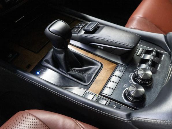 Lexus LX III Рестайлинг 2 с пробегом 2018 года, цена 6 300 000 рублей, 268769 км, внедорожник, Автокод Объявления