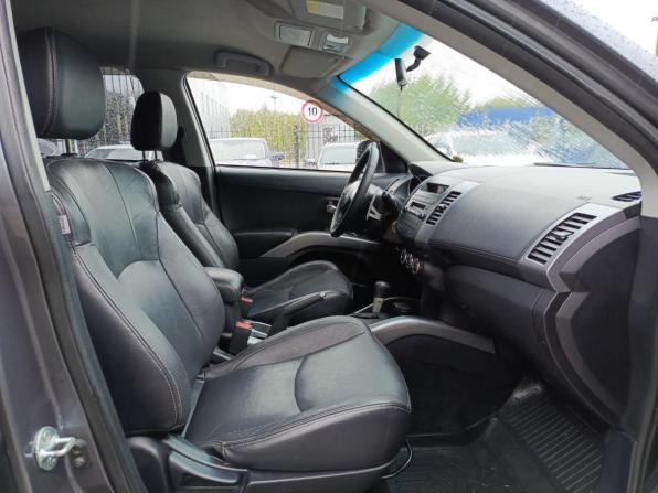 Mitsubishi Outlander II Рестайлинг с пробегом 2010 года, цена 925 000 рублей, 244929 км, внедорожник, Автокод Объявления