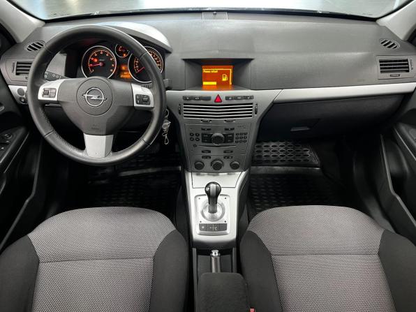 Opel Astra H Рестайлинг с пробегом 2011 года, цена 500 000 рублей, 242877 км, седан, Автокод Объявления