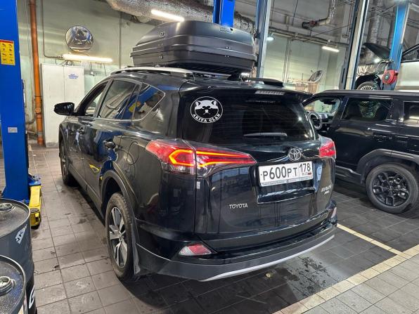 Toyota RAV4 IV (XA40) Рестайлинг с пробегом 2018 года, цена 2 099 000 рублей, 165884 км, внедорожник, Автокод Объявления