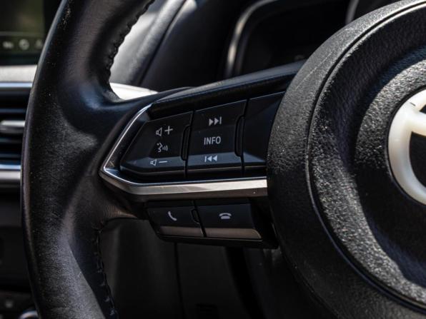 Mazda Axela III Рестайлинг с пробегом 2016 года, цена 1 375 000 рублей, 78264 км, хэтчбек, Автокод Объявления