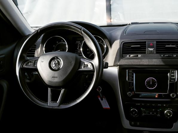 Skoda Yeti I Рестайлинг с пробегом 2016 года, цена 1 445 000 рублей, 110226 км, внедорожник, Автокод Объявления