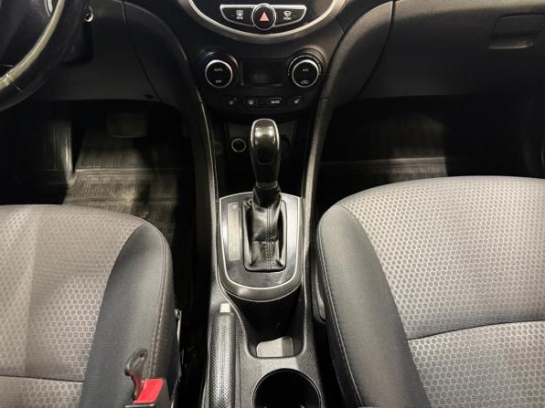 Hyundai Solaris I Рестайлинг с пробегом 2015 года, цена 779 000 рублей, 136000 км, хэтчбек, Автокод Объявления