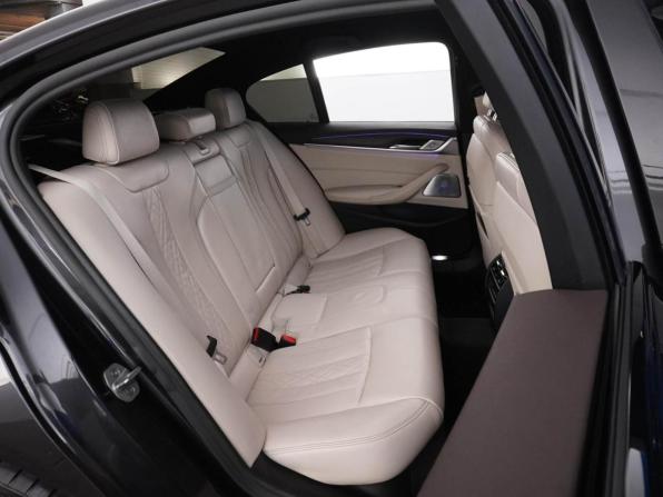 BMW 5 серии VII (G30/G31/G38) с пробегом 2018 года, цена 3 987 444 рубля, 118357 км, седан, Автокод Объявления