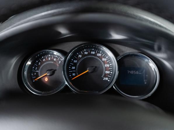 Renault Sandero II с пробегом 2016 года, цена 924 000 рублей, 74856 км, хэтчбек, Автокод Объявления