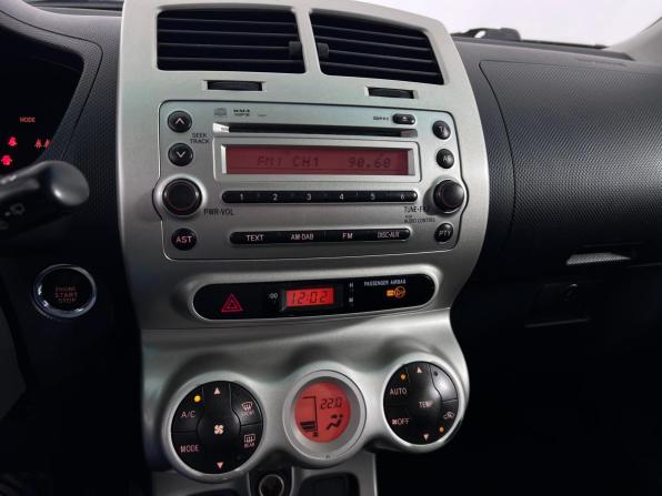 Toyota Urban Cruiser I с пробегом 2010 года, цена 827 000 рублей, 206300 км, хэтчбек, Автокод Объявления