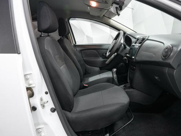 Renault Sandero II с пробегом 2017 года, цена 870 000 рублей, 166175 км, хэтчбек, Автокод Объявления