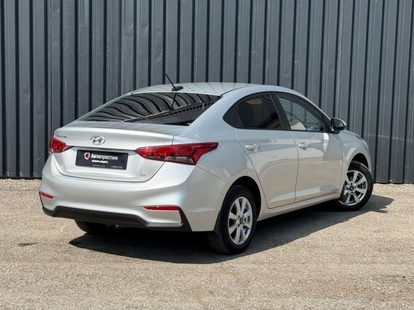Hyundai Solaris II с пробегом 2019 года, цена 1 210 000 рублей, 118562 км, седан, Автокод Объявления