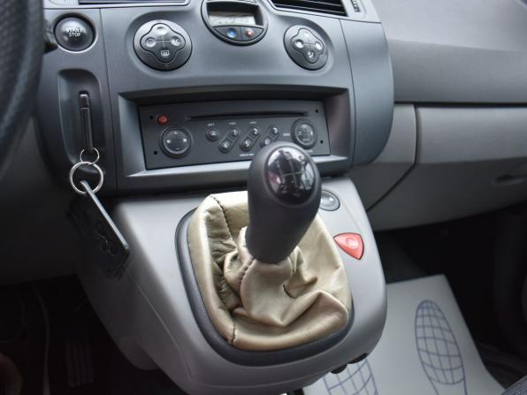 Renault Scenic II Рестайлинг с пробегом 2008 года, цена 549 000 рублей, 197337 км, компактвэн, Автокод Объявления