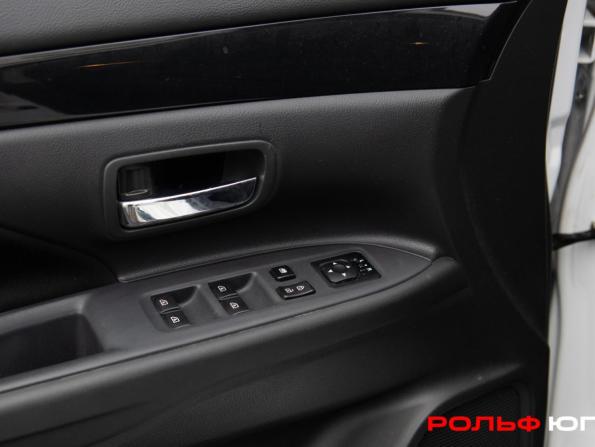 Mitsubishi Outlander III Рестайлинг 3 с пробегом 2022 года, цена 2 288 000 рублей, 56146 км, внедорожник, Автокод Объявления