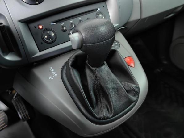 Renault Scenic II Рестайлинг с пробегом 2008 года, цена 649 000 рублей, 248850 км, минивэн, Автокод Объявления