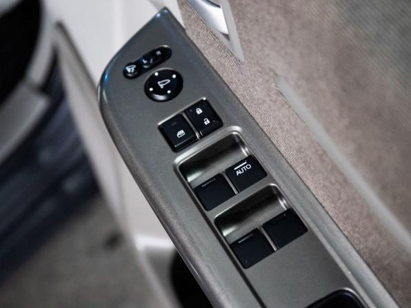 Honda Stepwgn V Рестайлинг с пробегом 2018 года, цена 2 110 000 рублей, 108860 км, минивэн, Автокод Объявления