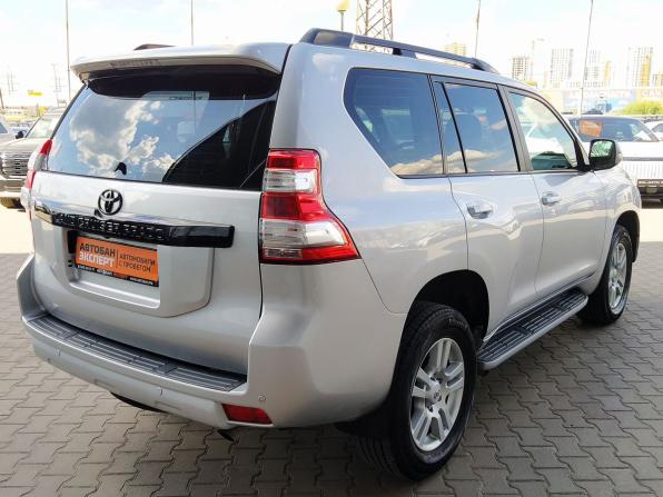 Toyota Land Cruiser Prado 150 Series с пробегом 2010 года, цена 2 923 000 рублей, 210000 км, внедорожник, Автокод Объявления