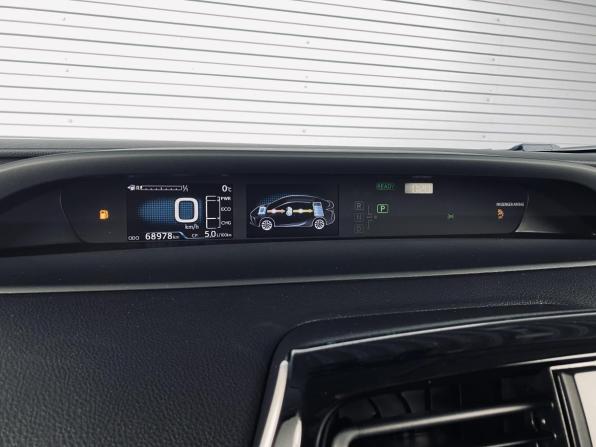 Toyota Prius IV Рестайлинг (XW50) с пробегом 2019 года, цена 2 329 000 рублей, 68974 км, хэтчбек, Автокод Объявления