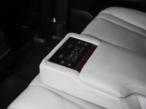 Lexus LX III Рестайлинг 2 с пробегом 2016 года, цена 6 499 000 рублей, 239708 км, внедорожник, Автокод Объявления