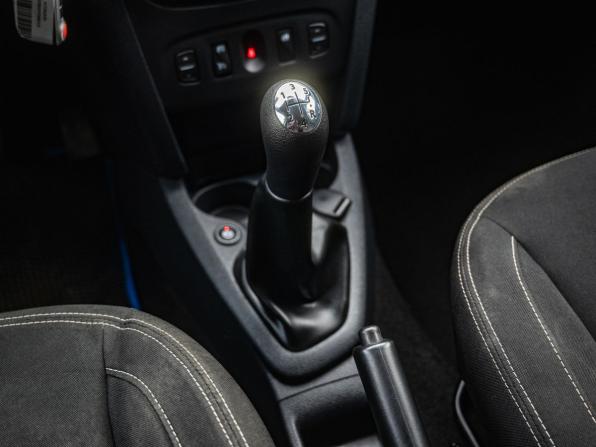 Renault Logan II с пробегом 2017 года, цена 750 000 рублей, 160089 км, седан, Автокод Объявления