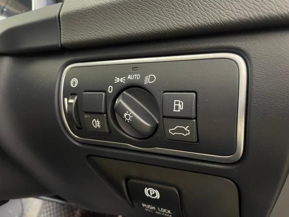 Volvo V60 I Рестайлинг с пробегом 2013 года, цена 1 470 000 рублей, 56474 км, универсал, Автокод Объявления