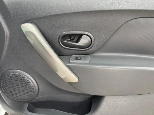 Renault Logan II Рестайлинг с пробегом 2020 года, цена 1 070 000 рублей, 93325 км, седан, Автокод Объявления
