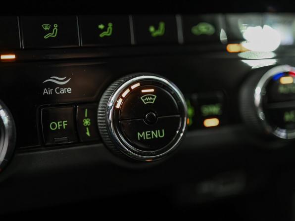 Skoda Octavia III (A7) Рестайлинг с пробегом 2019 года, цена 2 360 000 рублей, 155558 км, лифтбек, Автокод Объявления