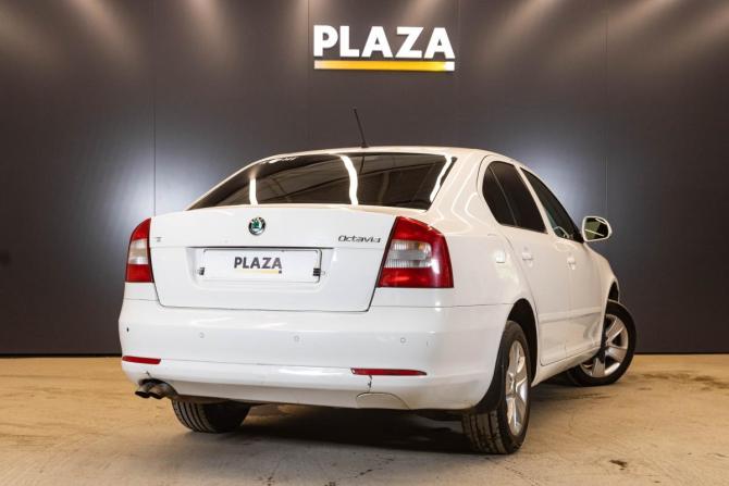 Skoda Octavia II (A5) Рестайлинг с пробегом 2011 года, цена 759 000 рублей, 272070 км, лифтбек, Автокод Объявления