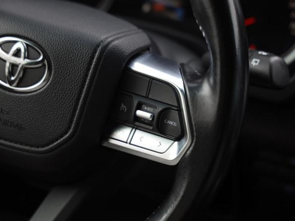 Toyota Land Cruiser 300 Series с пробегом 2021 года, цена 7 299 000 рублей, 117365 км, внедорожник, Автокод Объявления