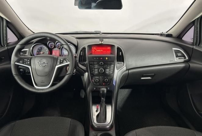 Opel Astra J Рестайлинг с пробегом 2013 года, цена 985 000 рублей, 173352 км, седан, Автокод Объявления